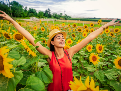 120 frases para foto sozinha que vão motivar e inspirar seus seguidores