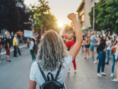 50 frases feministas para foto que carrega o poder que a mulher esbanja